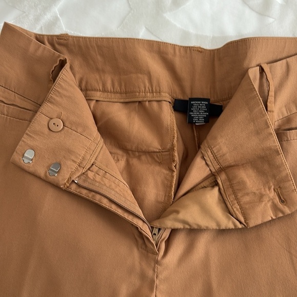 Lane Bryant Brown 4 Season Slim Capri Mid Size. Button/ 2 Hook Closure. Size 20 - Picture 9 of 11